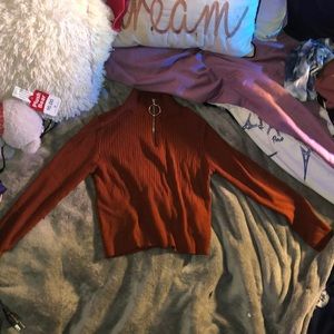 I’m selling a cut top it is really warm inside